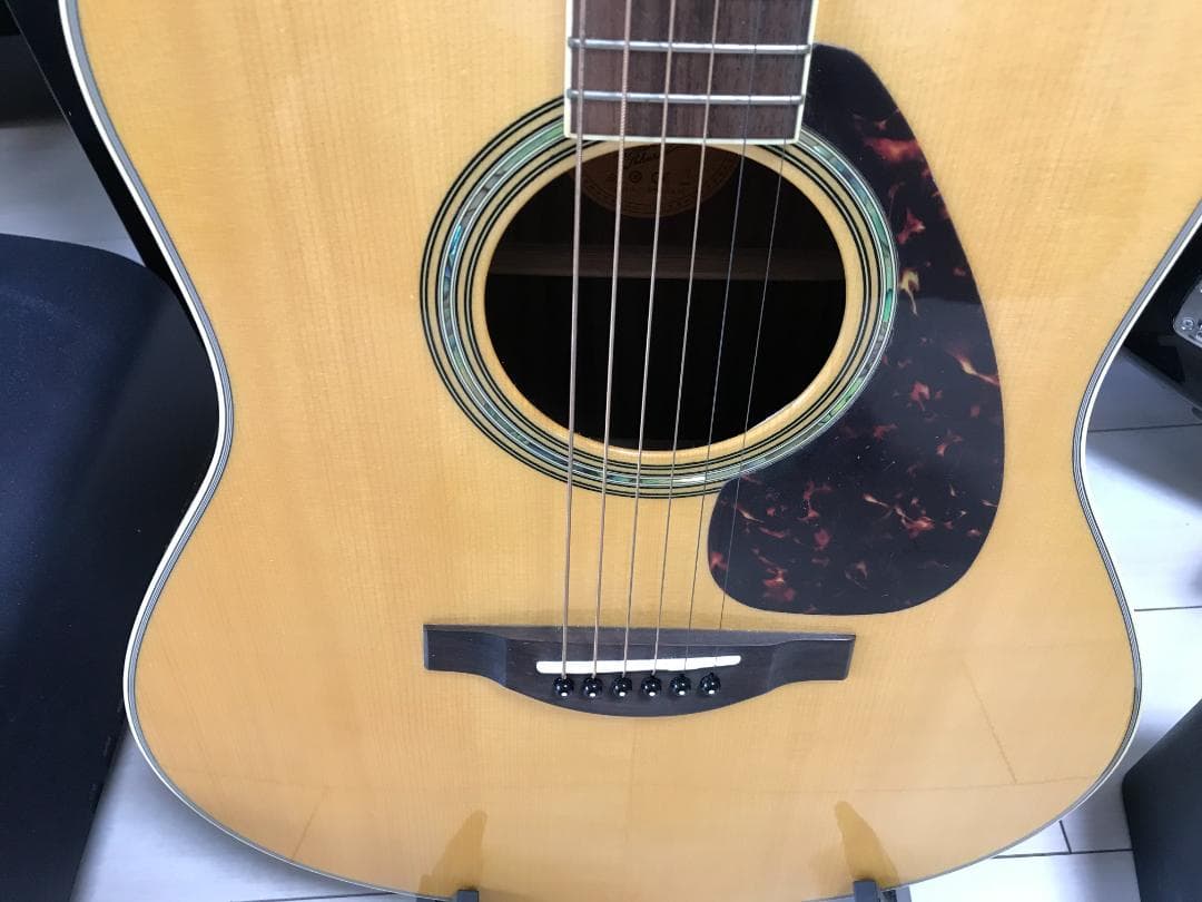 Yamaha Acoustic Guitar Ll6 Are