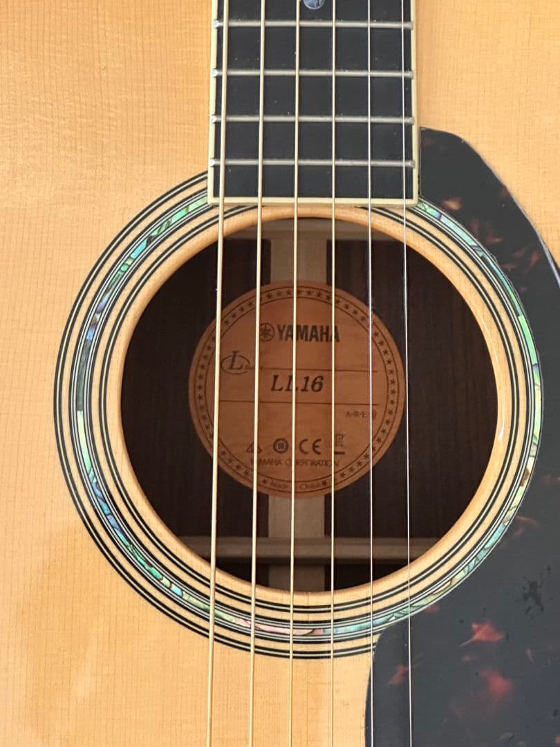 Yamaha Acoustic Guitars Ll16
