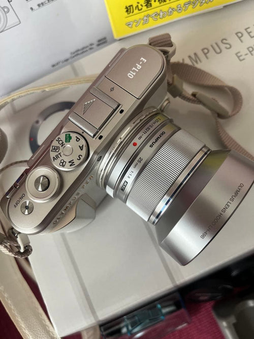 Olympus Mirrorless Interchangeable Lips Pen E-Pl10 M.Zuiko F1.8