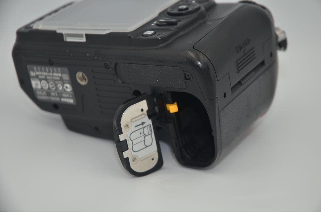 Nikon Digital Slrs D7000 W
