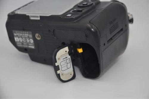 Nikon Digital Slrs D7000 W