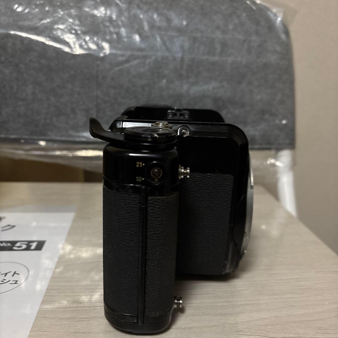 Pentax Large -Size Medium Format Camera (Film) 6 7 Body