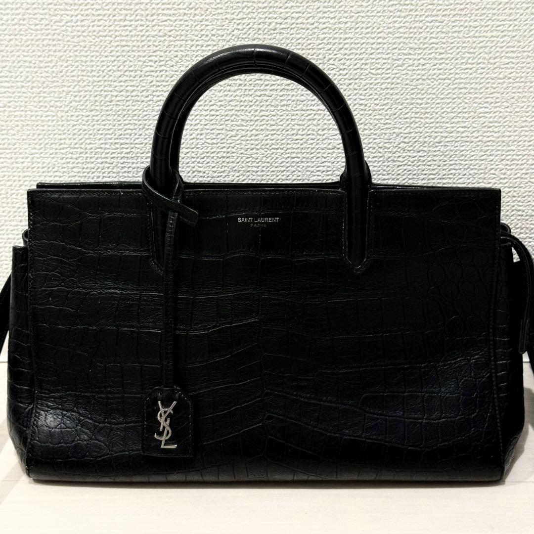 Saint Laurent Paris Shoulder Bags