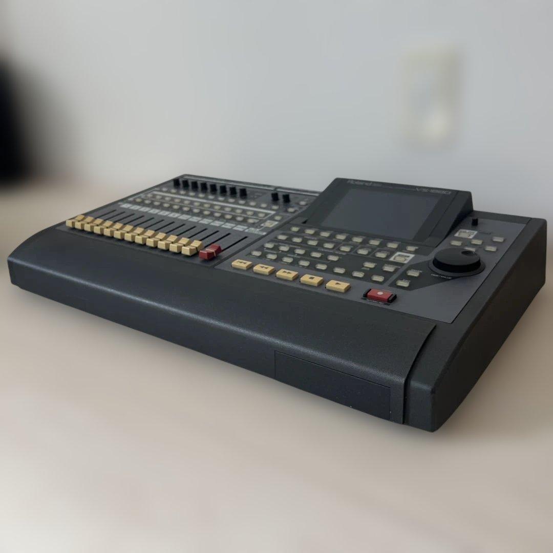 Roland Multi -Track Recorder Vs-1880