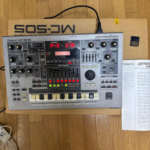 Roland Sequencers Mc-505 Groovebox