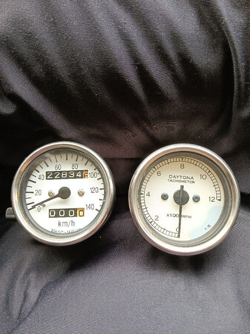 Daytona Speedometers Sr400