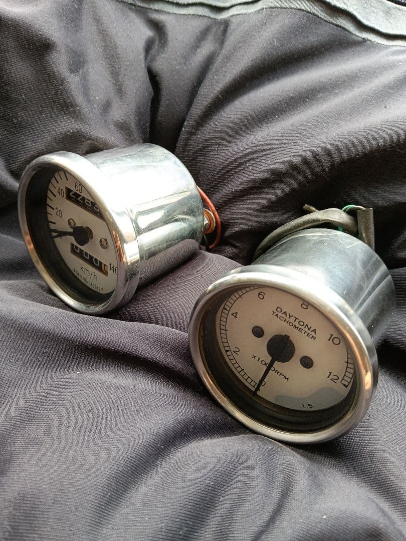 Daytona Speedometers Sr400