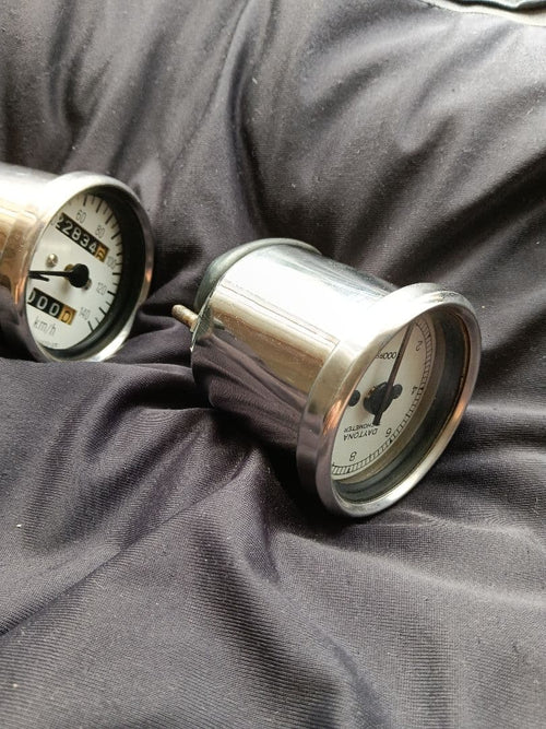 Daytona Speedometers Sr400