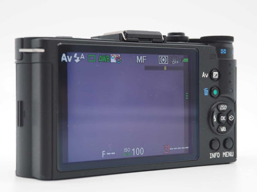 Pentax Mirrorless Interchangeable Lips Q-S1 Digital Camera Black Body 2187