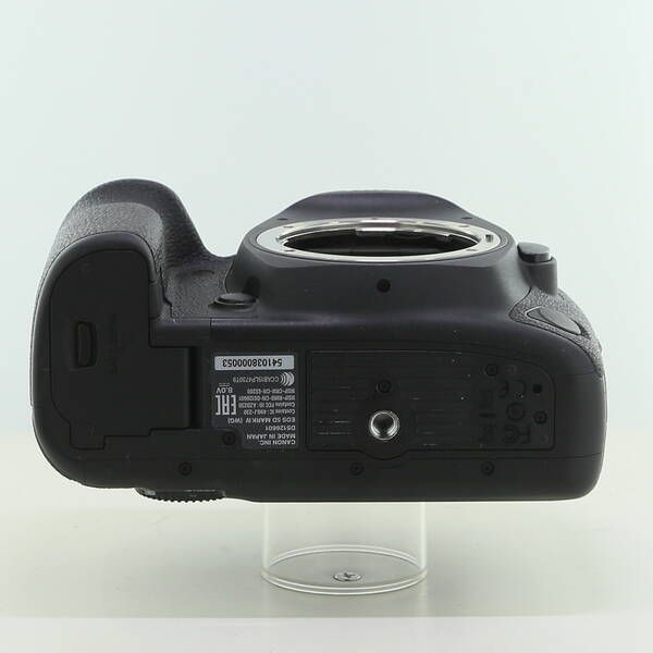 Canon Digital Slr Eos 5D Markiv Ef24-105L Is Ii Usm (3040 269