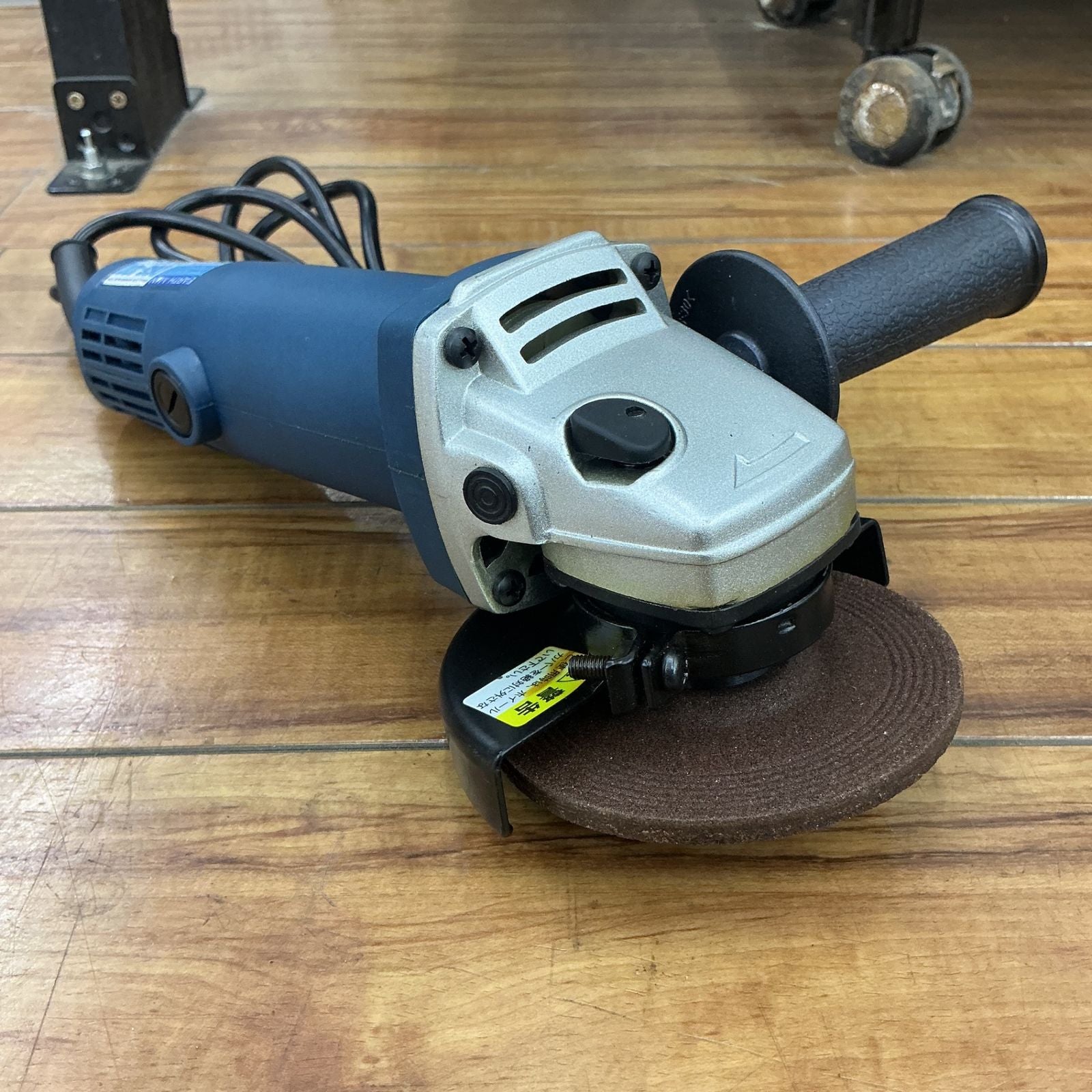 Grinder (Earth Man) Dgs-100