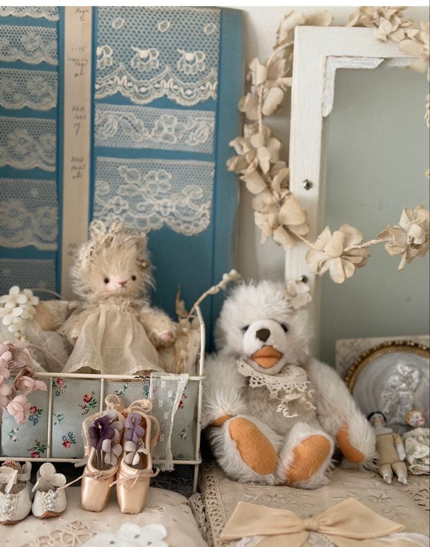 Antique Accessories