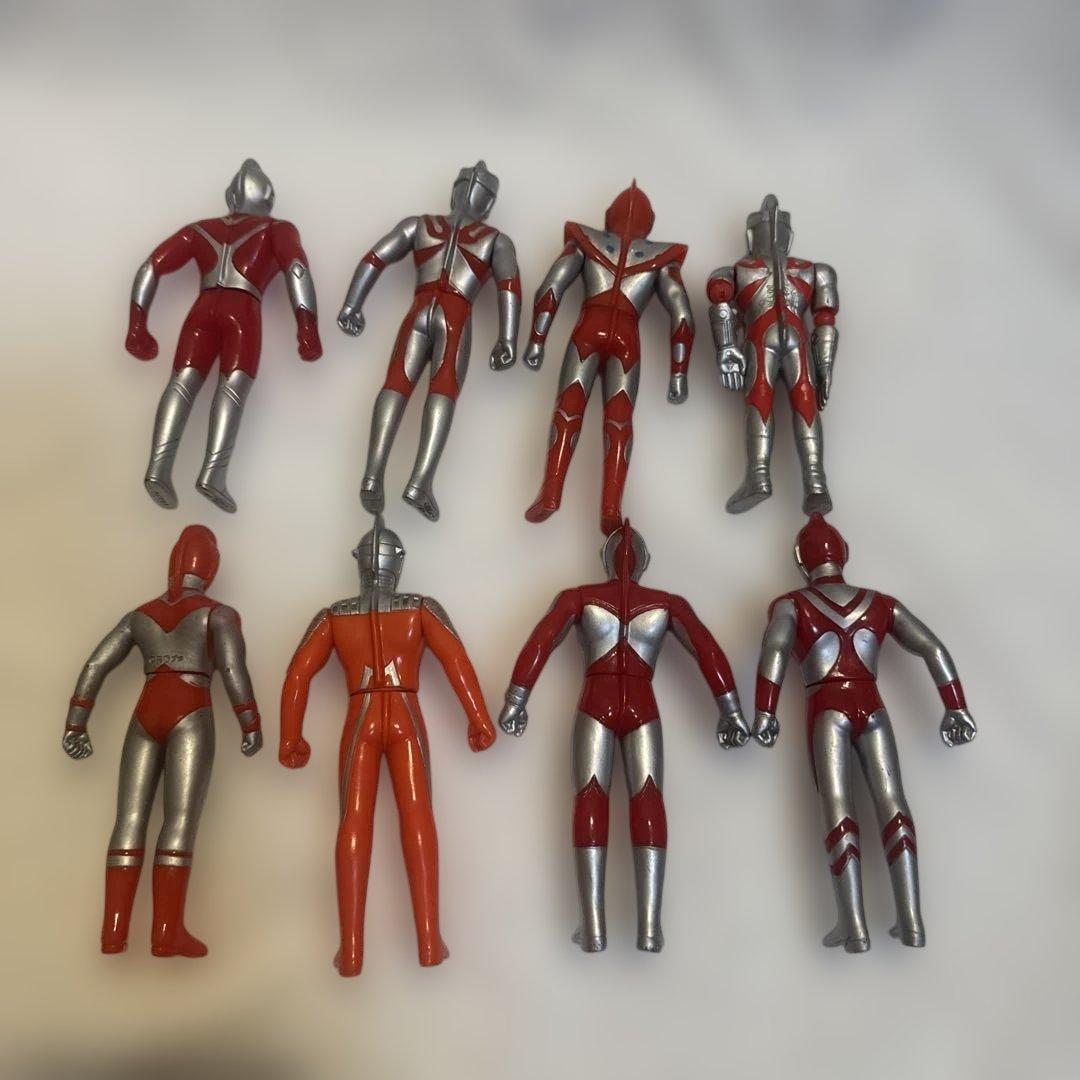 Ultraman 8