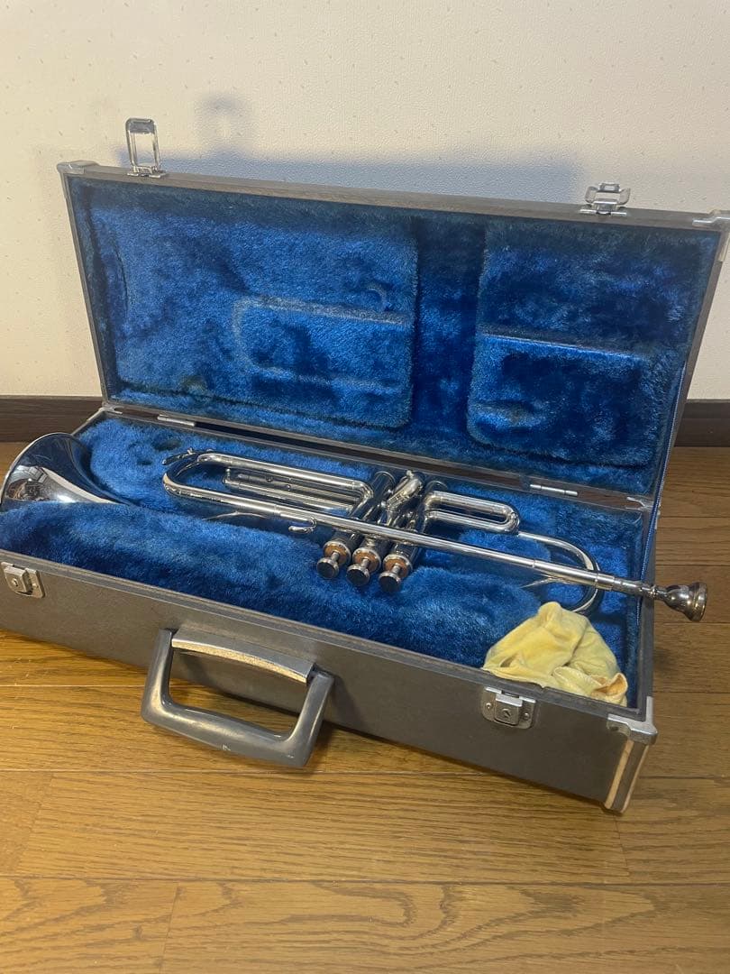 Trumpets Yamaha Ytr-135