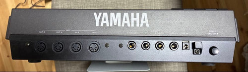 Hardware Instruments Yamaha Qy700