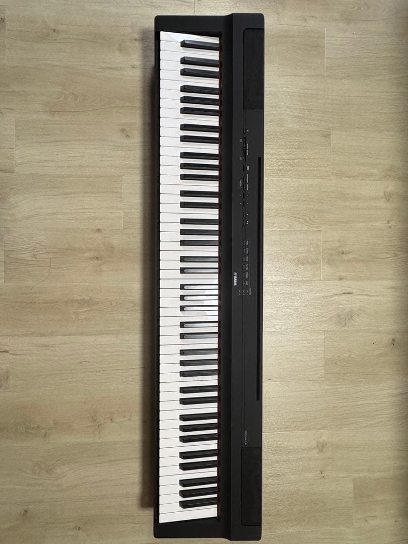 Yamaha Keyboards Digital Pianos P-125B