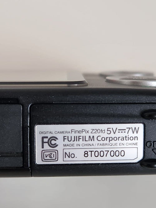 Fujitsu Compact Digital Camera Finepix Z20Fd Sd