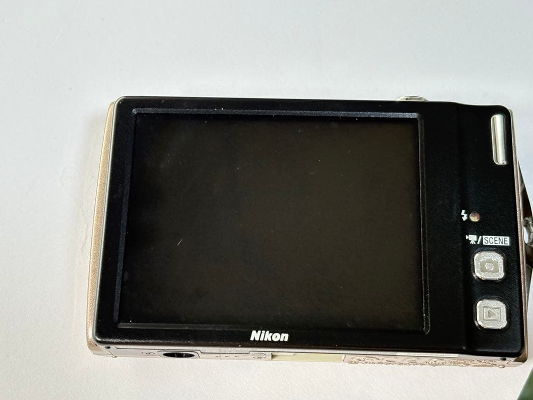 Nikon Compact Digital Camera Coolpix S4000