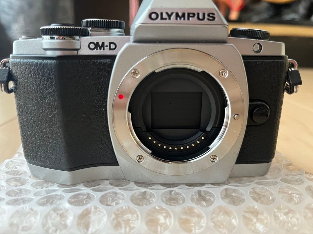 Olympus Mirrorless Interchangeable Lips Om-D -M10