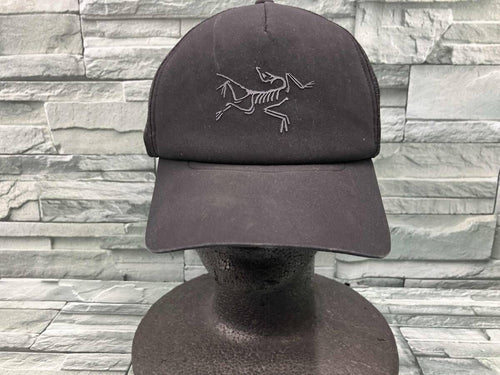 Others Arc Teryx Bird Trucker Curved