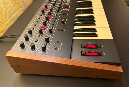 Analog Synthesizer Sequential Prophet-6