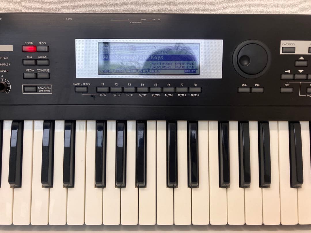 Korg Keyboards Digital Pianos Tr76 76