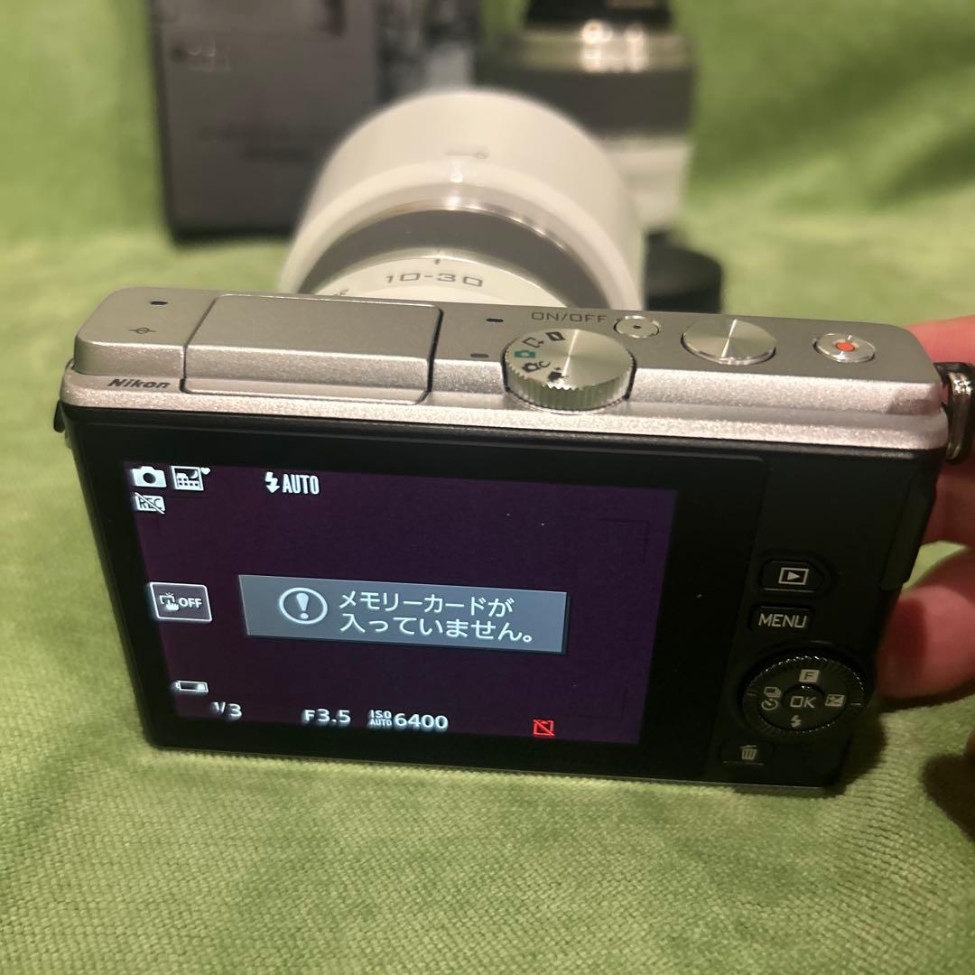Mirrorless Interchangeable Lens Cameras Nikon 1 J4