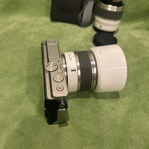 Mirrorless Interchangeable Lens Cameras Nikon 1 J4