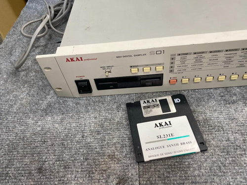 Samplers Akai S01