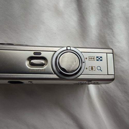 Canon Compact Digital Camera Ixy