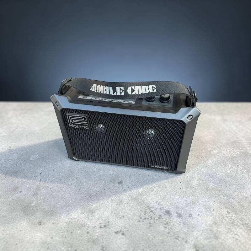 Guitar Amplifier Roland Mobile Cube
