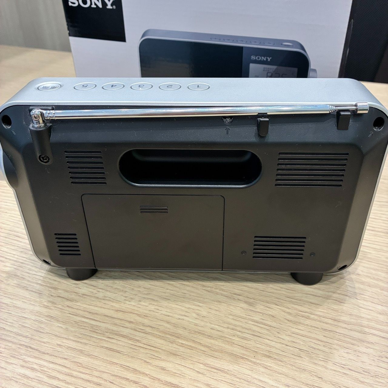 Sony Radio Tuner Pll Icf-M780N Fm/Am Nikkei Ac