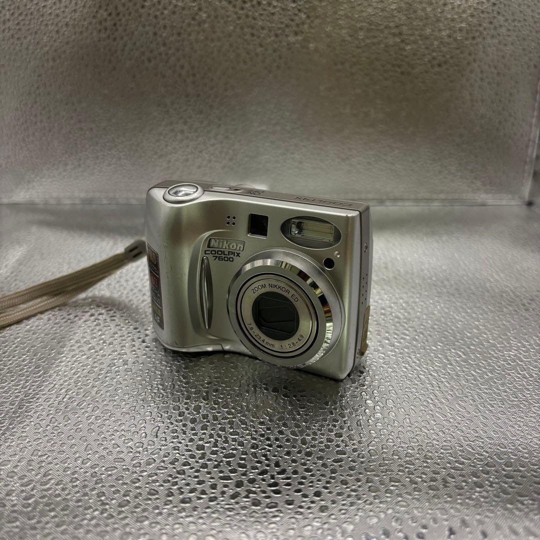 Nikon Compact Digital Cameras Coolpix 7600