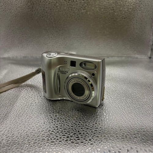 Nikon Compact Digital Cameras Coolpix 7600