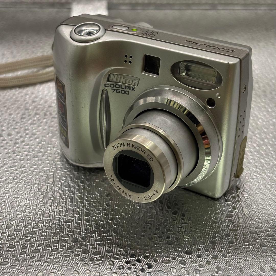 Nikon Compact Digital Cameras Coolpix 7600