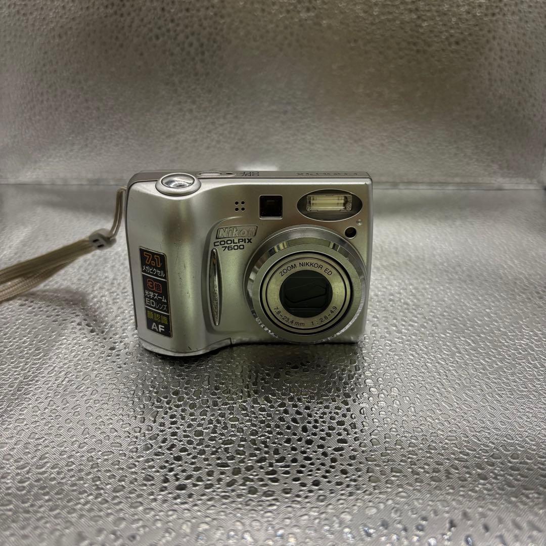 Nikon Compact Digital Cameras Coolpix 7600