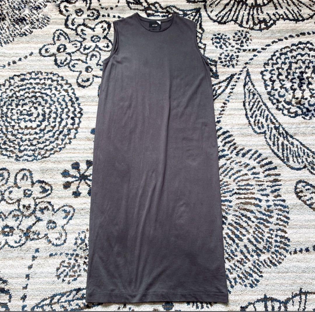 Aton Sleeveless