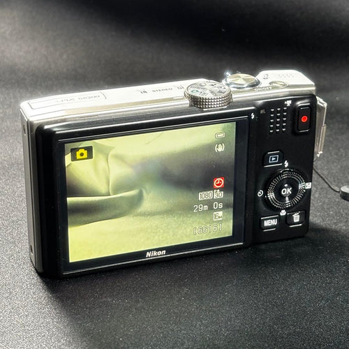 Nikon Compact Digital Camera Coolpix S8200 14