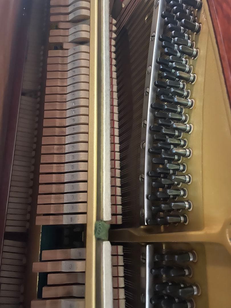 Upright Pianos Yamaha W106