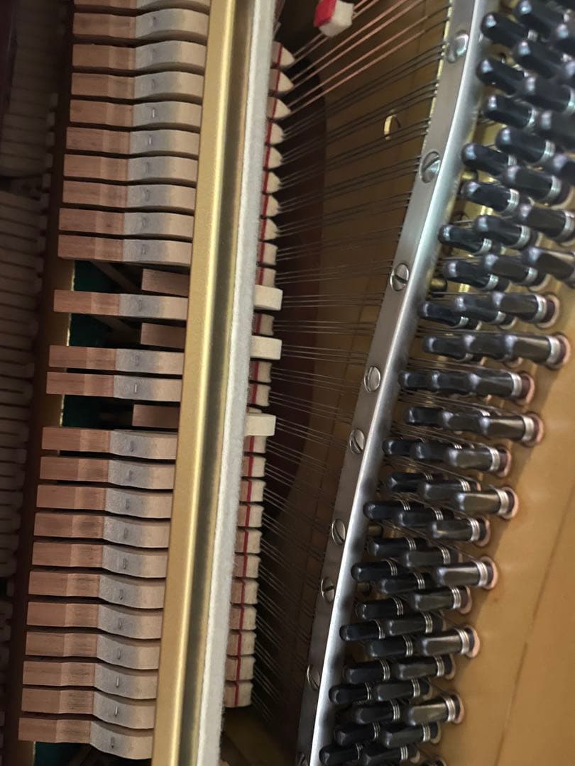 Upright Pianos Yamaha W106