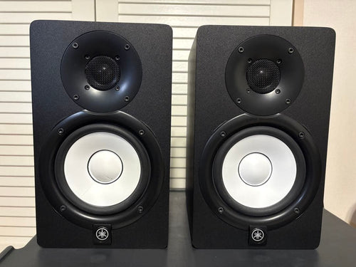 Speakers Yamaha Hs5