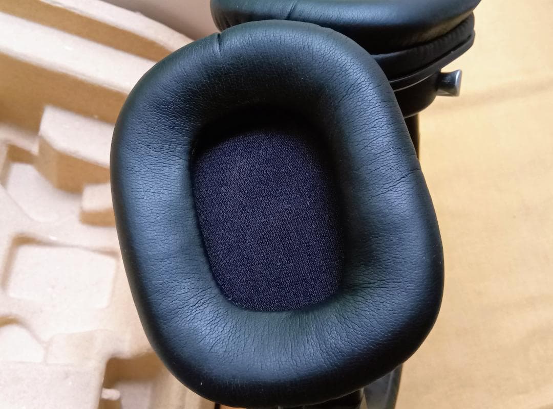 Yamaha Recableable Headphones Hph-Mt8