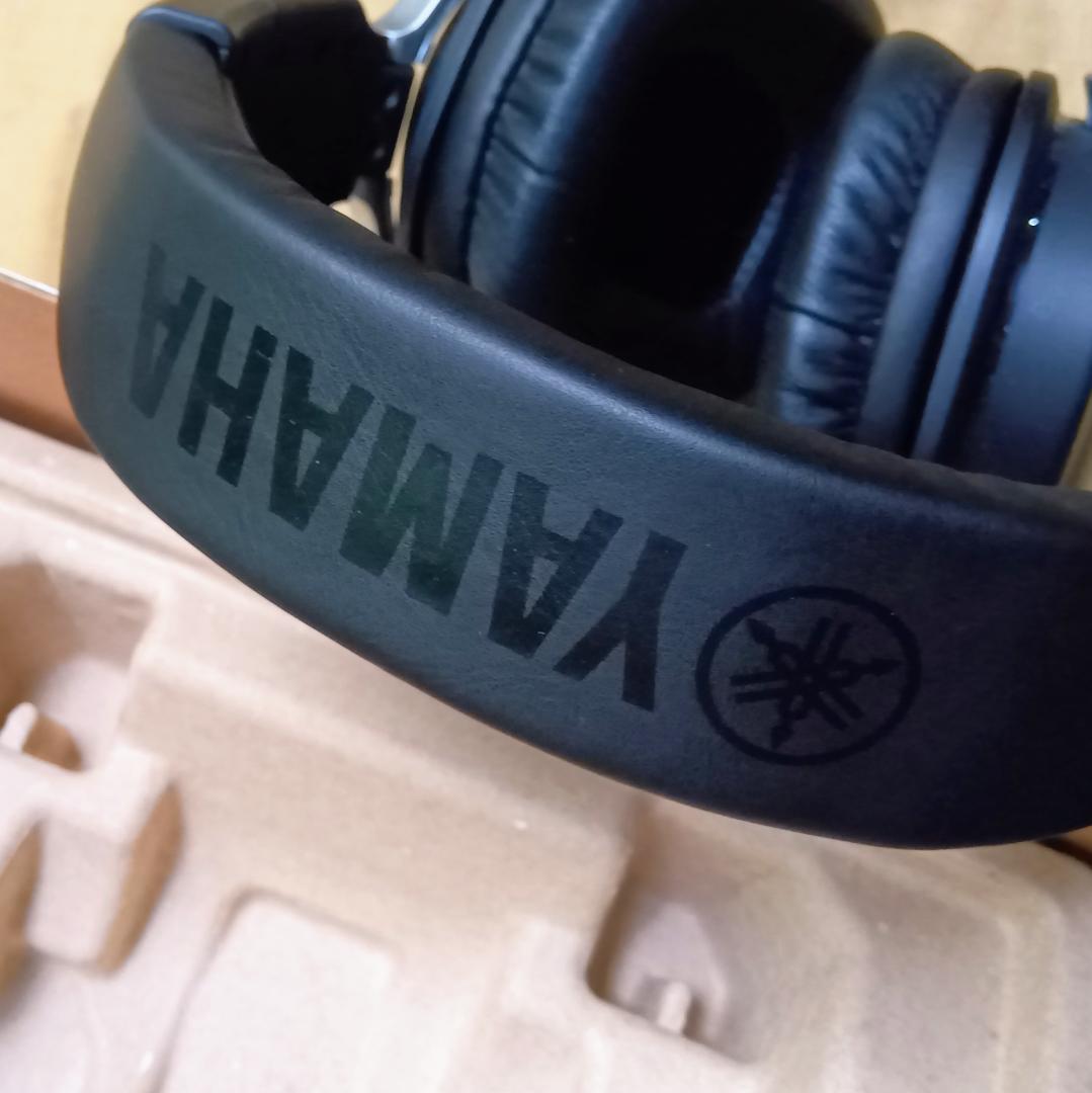 Yamaha Recableable Headphones Hph-Mt8