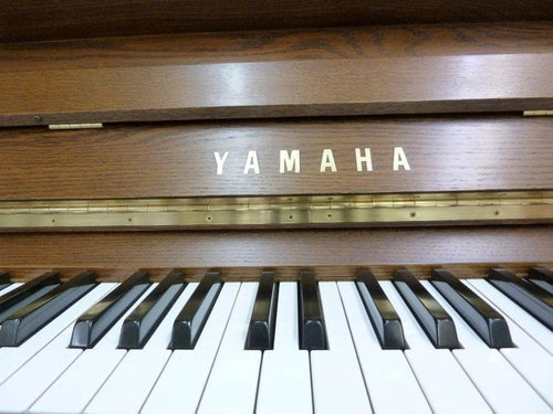 Yamaha Upright Pianos W105