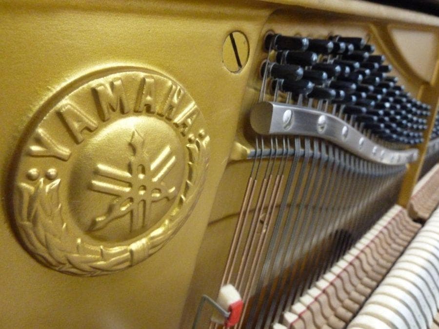 Yamaha Upright Pianos W105