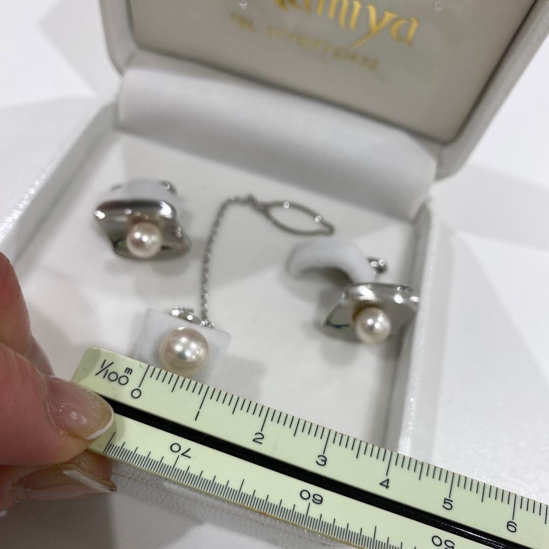 Cufflinks