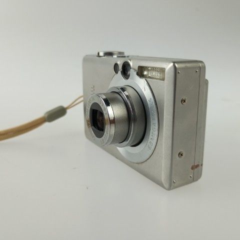 Canon Compact Digital Camera Ixy 70 Silver