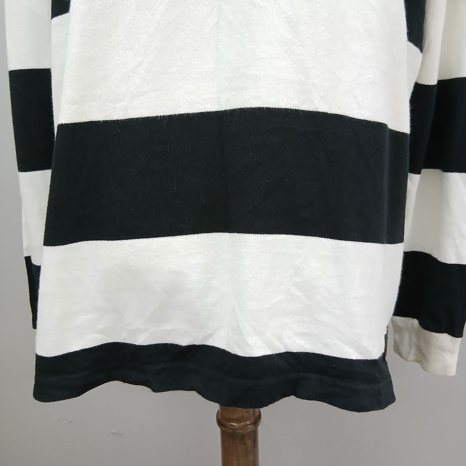 Neighborhood 7 Minutes, Long -Sleeved Cut -And -Sew T Xl 1051
