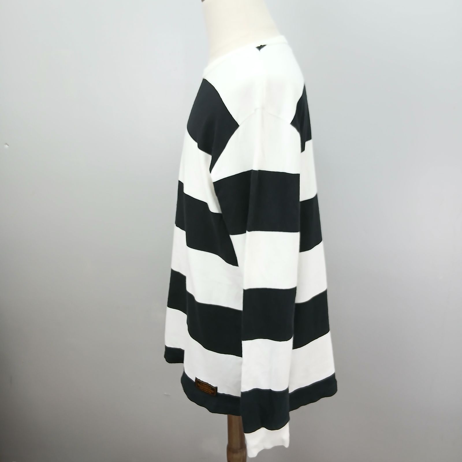 Neighborhood 7 Minutes, Long -Sleeved Cut -And -Sew T Xl 1051
