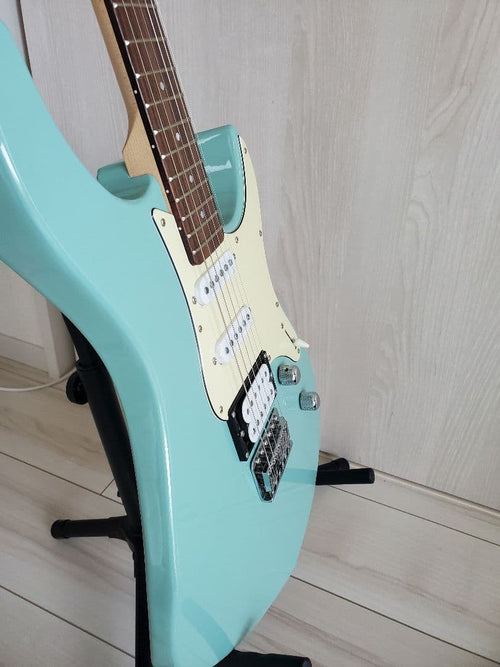 Yamaha Electric Guitars Pacifica 112V 8